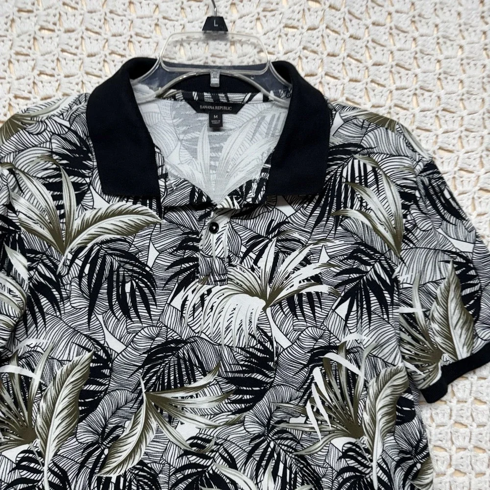 Banana Republic Polo Shirt Mens M Black White Short Sleeve Nature Leaf Print